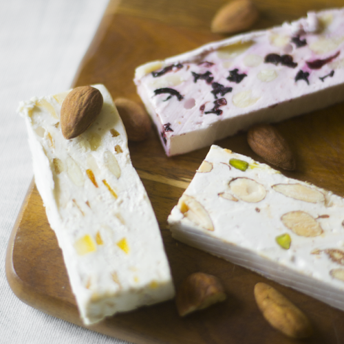 Barre de nougat blanc au calisson du Roy René